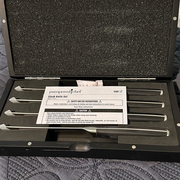 Pampered Chef Black Handled Knife Set NWT - Picture 2 of 3